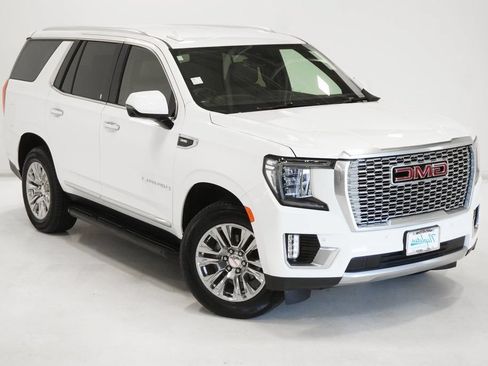 Used 2023 GMC Yukon Denali RWD image 3
