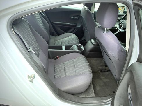 Used 2014 Chevrolet Volt FWD image 24