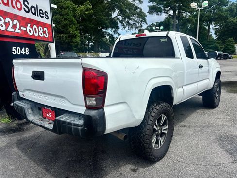 Used 2020 Toyota Tacoma SR RWD image 3