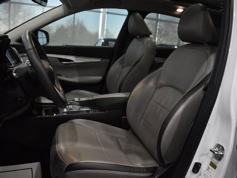 Used 2023 INFINITI QX50 Sensory image 27