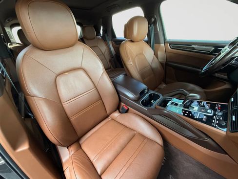 Used 2019 Porsche Cayenne AWD/4WD image 21