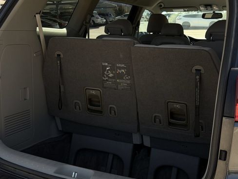 Used 2021 Kia Sedona LX FWD image 29