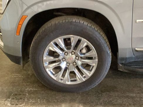 Used 2025 GMC Yukon XL Denali AWD/4WD image 7