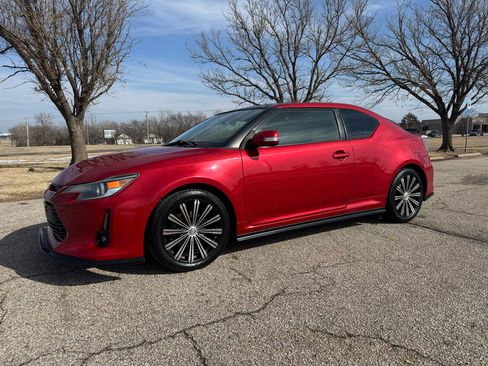 Used 2016 Scion tC 2dr HB Auto Release Series 10. image 2