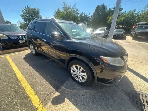 Used 2015 Nissan Rogue SV FWD image 1