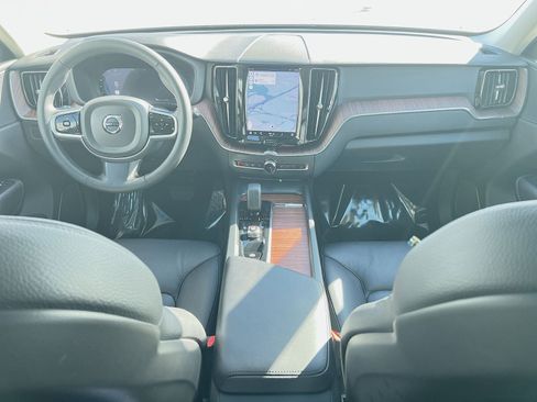 Certified 2023 Volvo XC60 B5 Plus w/ Protection Package Premier image 23