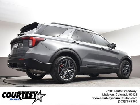 Used 2025 Ford Explorer ST-Line w/ Premium Package image 34