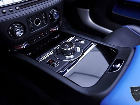 Used 2019 Rolls-Royce Dawn RWD image 84