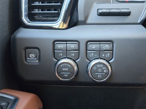 New 2026 GMC Sierra 2500 Denali Ultimate image 17