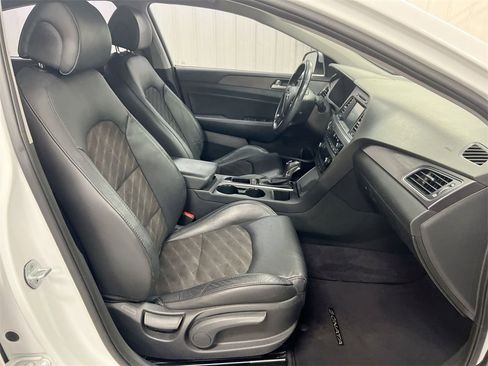 Used 2016 Hyundai Sonata Sport w/ Option Group 02 image 21