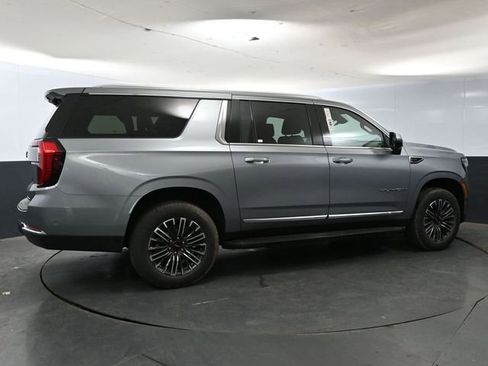Used 2025 GMC Yukon XL Elevation image 2