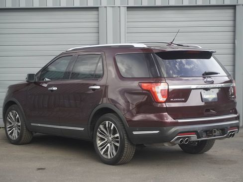 Used 2018 Ford Explorer Platinum AWD/4WD image 3