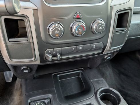 Used 2017 RAM 3500 Tradesman w/ Chrome Appearance Group AWD/4WD image 8