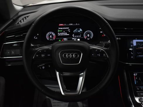 Used 2025 Audi Q8 Premium Plus w/ Premium Plus Package image 16