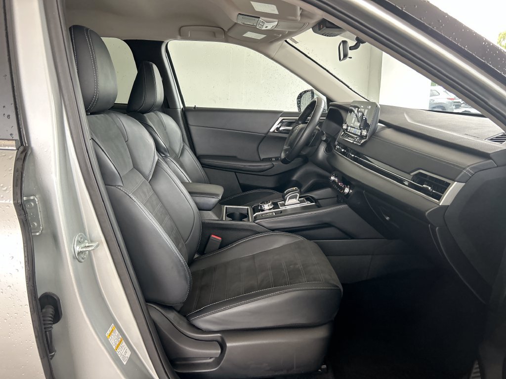 Used 2024 Mitsubishi Outlander SE FWD image 28