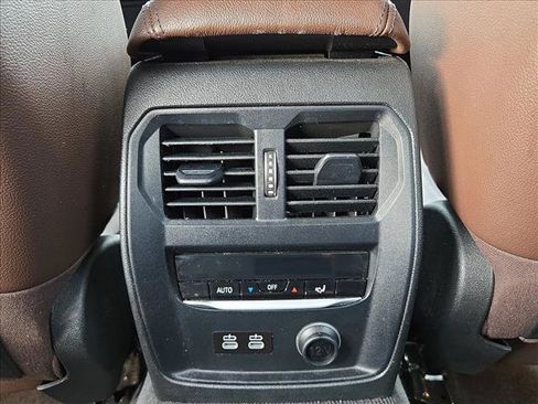 Used 2019 BMW 330i xDrive Sedan AWD/4WD image 18