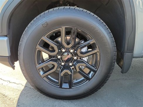 Used 2026 GMC Sierra 1500 Elevation image 32