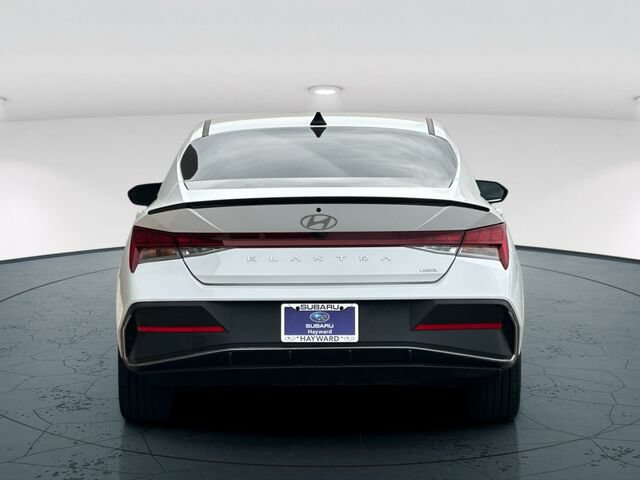Used 2025 Hyundai Elantra SEL FWD image 5
