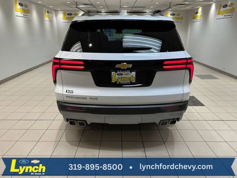 Used 2025 Chevrolet Traverse LT image 25