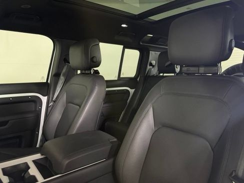 New 2025 Land Rover Defender 110 X-Dynamic SE AWD/4WD image 6