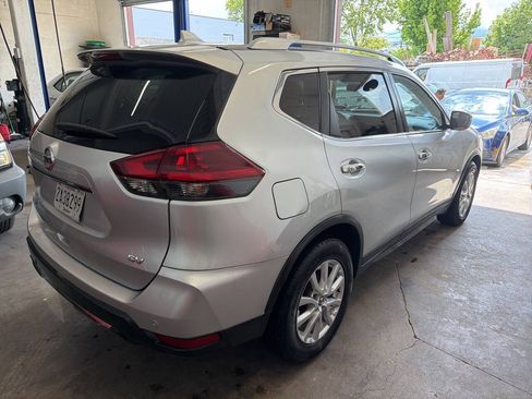 Used 2020 Nissan Rogue SV FWD image 4