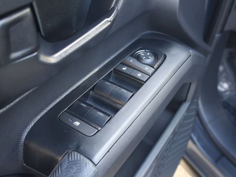 Used 2025 Toyota Tacoma SR5 image 10