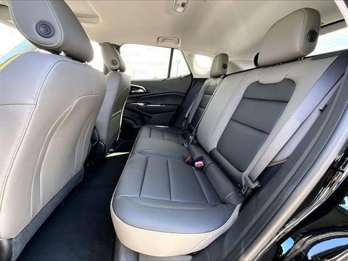 New 2026 Chevrolet Trax ACTIV w/ Sunroof Package FWD image 14