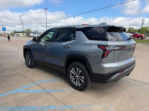 New 2026 Chevrolet Equinox LT w/ Convenience Package II FWD image 3