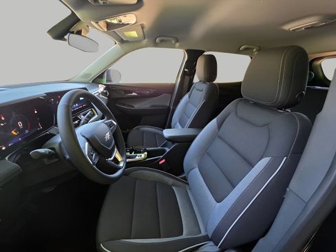 New 2026 Chevrolet TrailBlazer LT w/ LT Cold Weather Package FWD image 14