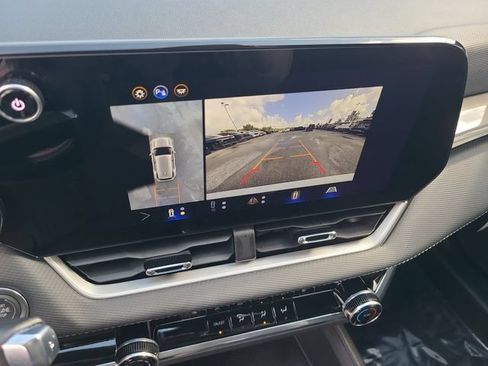 New 2026 Chevrolet Equinox LT w/ Safety and Technology Package FWD image 30