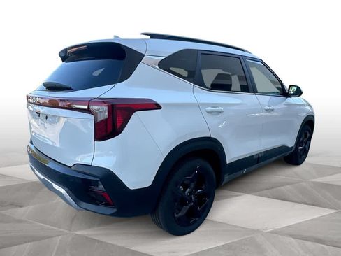 Certified 2026 Kia Seltos EX w/ EX Sunroof Package FWD image 8