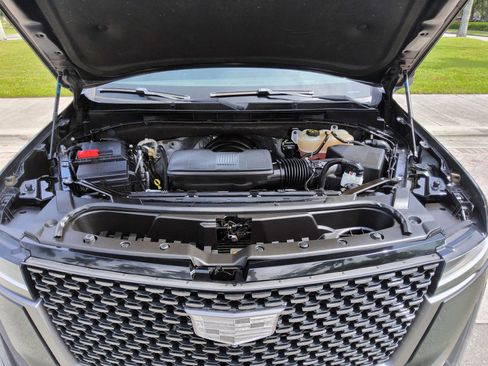 Used 2023 Cadillac Escalade ESV Luxury AWD/4WD image 42
