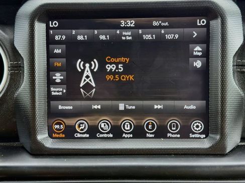 Used 2021 Jeep Wrangler Unlimited Sahara AWD/4WD image 27