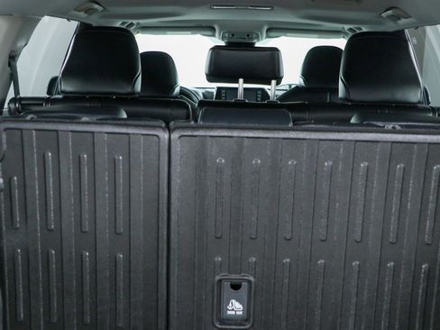 Used 2022 Toyota Highlander XLE FWD image 31