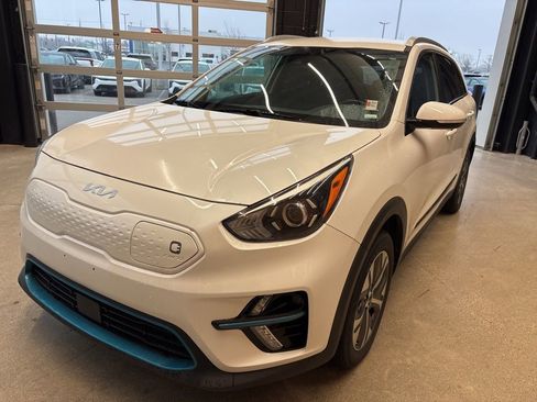 Certified 2022 Kia Niro EX w/ Cold Weather Package image 6