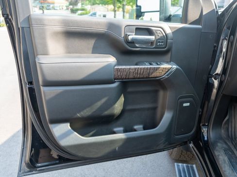 Used 2023 GMC Sierra 3500 Denali w/ Denali Black Diamond Edition AWD/4WD image 27