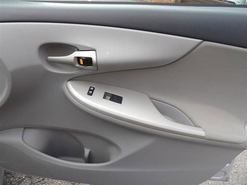 Used 2011 Toyota Corolla image 15