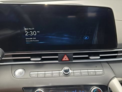 Certified 2025 Hyundai Elantra SEL FWD image 19