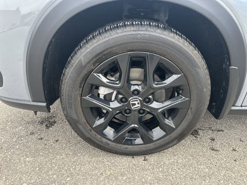 Certified 2025 Honda HR-V Sport image 7