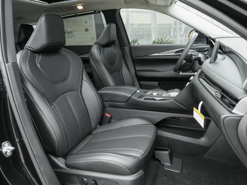 Used 2026 INFINITI QX60 Luxe w/ Cargo Package image 38