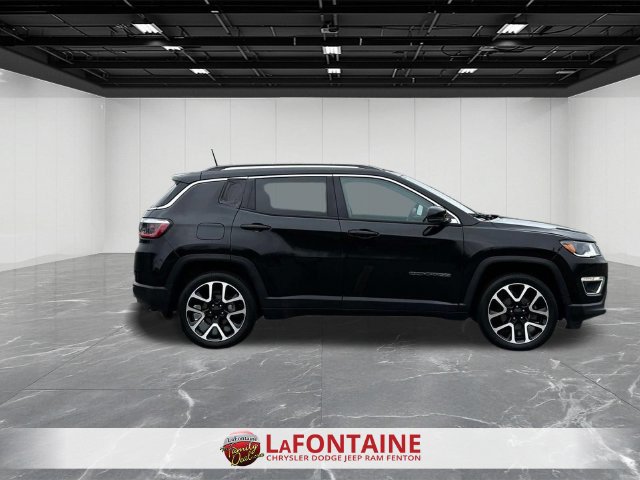 Used 2020 Jeep Compass Limited w/ Premium Lighting Group AWD/4WD image 6
