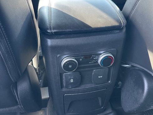 Used 2022 Ford Explorer XLT w/ Equipment Group 202A image 31