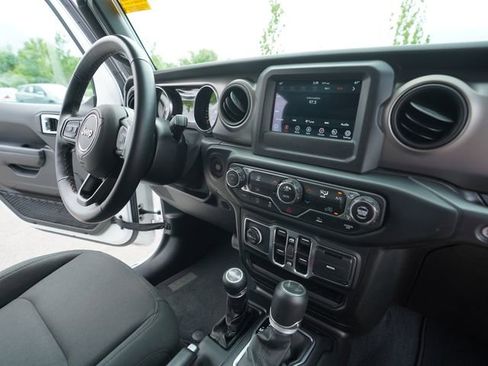 Used 2021 Jeep Wrangler Unlimited Sport AWD/4WD image 32