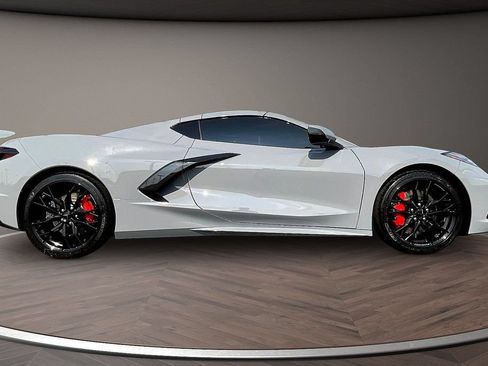 Used 2025 Chevrolet Corvette Stingray Preferred Cpe w/ Z51 Performance Package RWD image 10