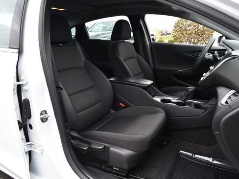 Used 2023 Chevrolet Malibu LT image 18