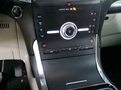 Used 2020 Ford Edge Titanium AWD/4WD image 21