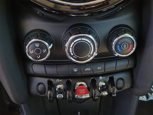Used 2020 MINI Cooper 2-Door Hardtop image 22