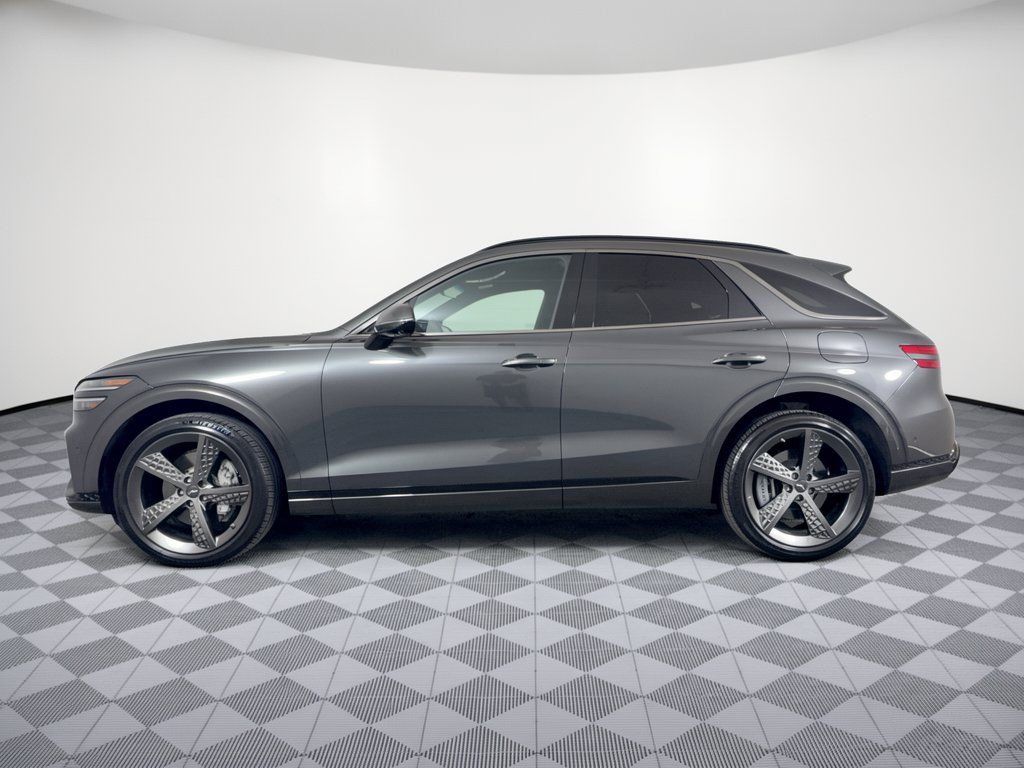 Used 2024 Genesis GV70 2.5T w/ Sport Prestige Package AWD/4WD image 2