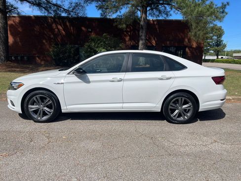 Used 2019 Volkswagen Jetta R-Line image 2