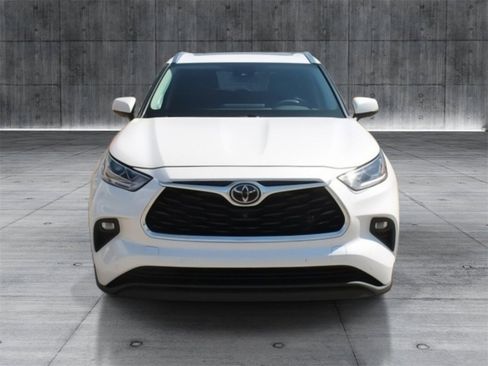 Used 2022 Toyota Highlander Limited image 8